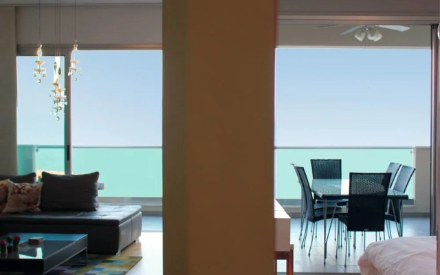 Finikoudes Luxury Apartments