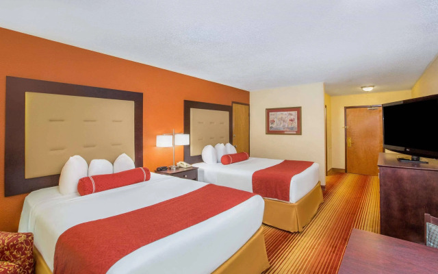 Clarion Inn and Suites Convention Center Kearney