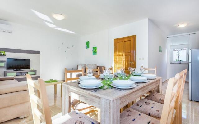 Contemporary Holiday Home in Dramalj