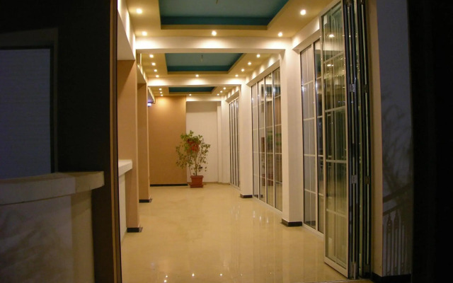 Mariana Hotel