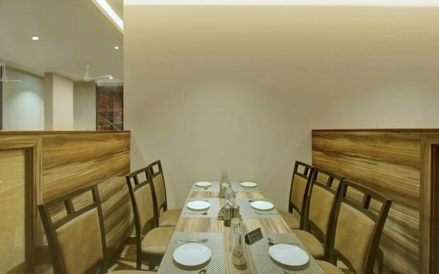 Oyo 23602 Laxman Residency