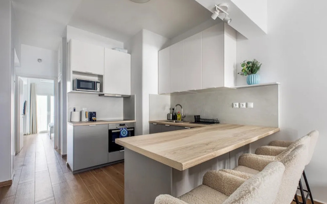 Les Nuances de Blue 1-BR Apt in Athens