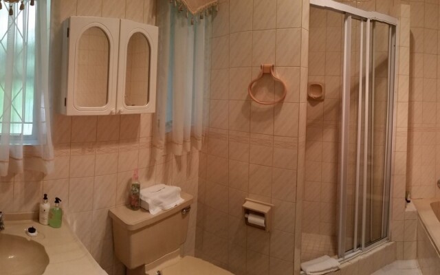 Royal Ridge Guest House