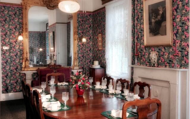 Wilbraham Mansion