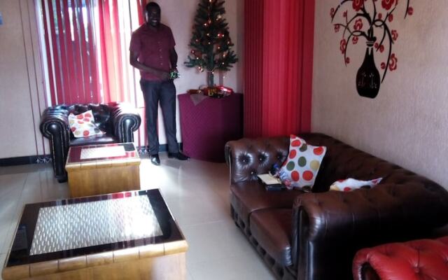 Shalom Hotel