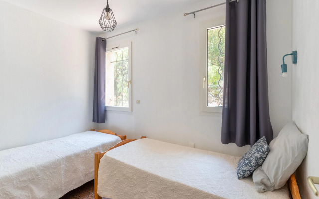 Cosy Holiday Home in Minerve With Garden