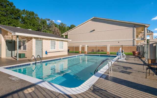 Quality Inn & Suites Lufkin