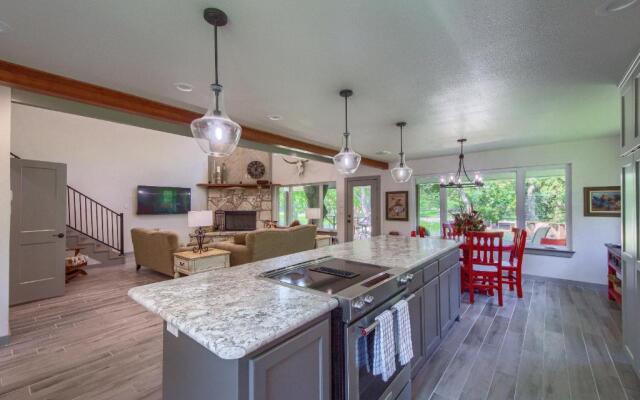 Down River Haus Ld 727 Home