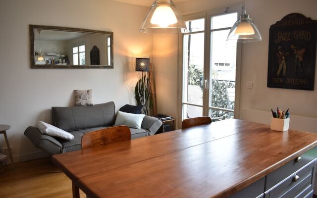 Cosy 1 Bedroom Flat in Paris With Terrace