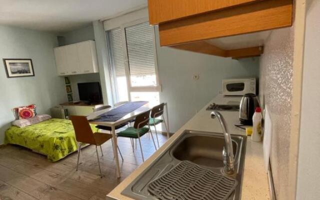 Enjoy Travel Cute Studio Apartment