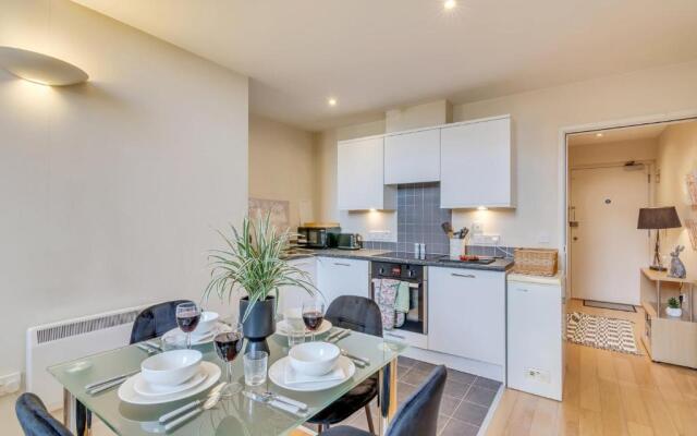 King St 1 bed apartment
