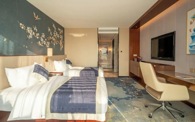 Serene Yuhua Hotel