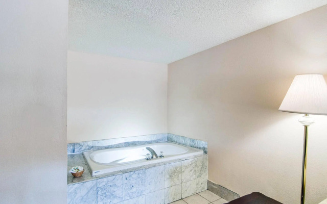 Quality Inn Hillsville