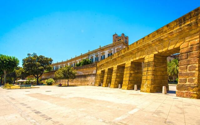 Amazing Sea View in Historic Building in Downtown