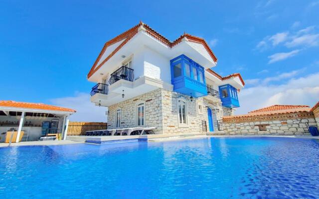 The Fountain Çeşme