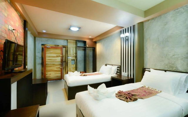 Riverpool Resort