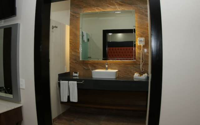 Centriplaza Hotel Suite & Spa
