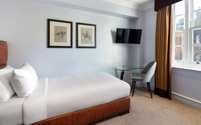 Отель Radisson Blu, London Bond Street