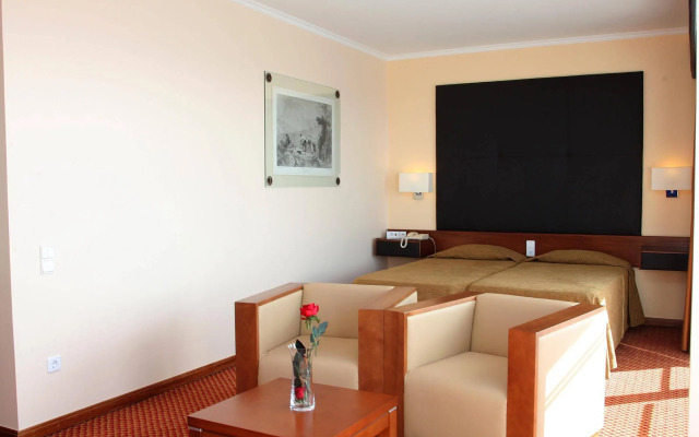 Hotel Orca Praia – Adults Only