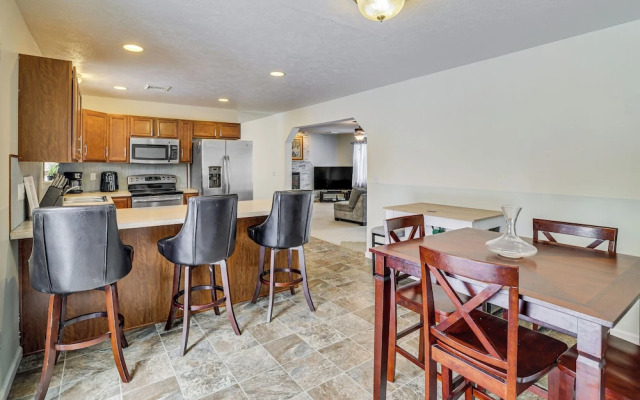 Family-friendly Tobyhanna Home w/ Community Pool