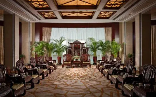 Rose Manor