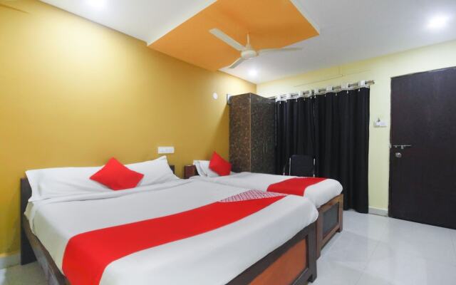 OYO 47565 Hotel Cm Residency