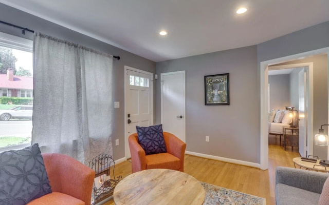Charming Retreat in Charlottesville w/ Deck!