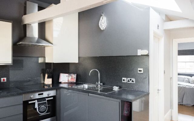 The Riverside Escape - 3bdr in 3 Central Apartments