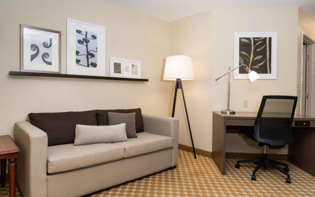 Country Inn & Suites by Radisson, Milwaukee West (Brookfield), WI