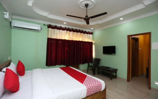 OYO 28078 Golden Villa Guest House