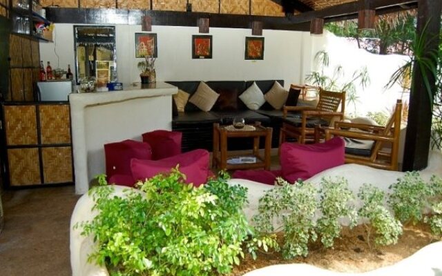 Charts Resort & Art Cafe