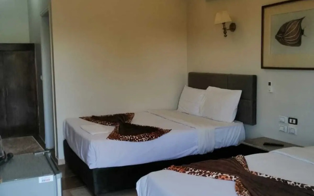 Rezeiky Hotel And Camp Luxor