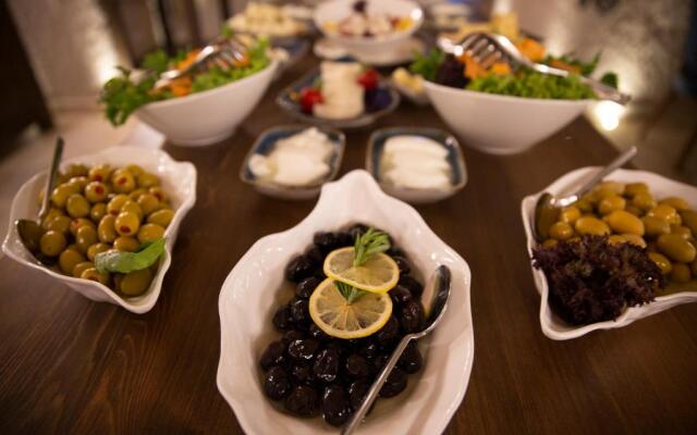 Nino Cave Suites
