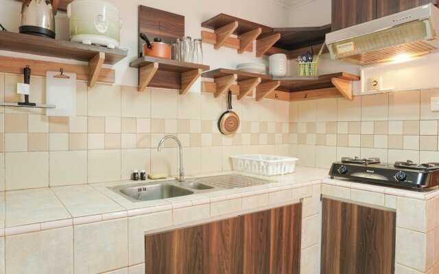 Modern Elegant and Good 3BR at Pangeran Jayakarta Apartment