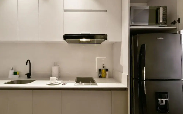 w Illustrious 1BR w/ Great Balcony in Unicentro