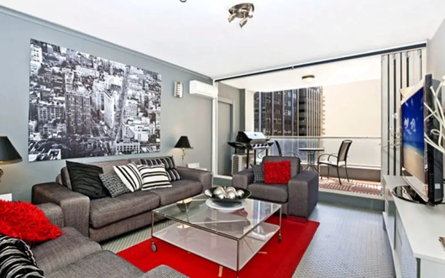 Sydney CBD 2 Bedroom Apartment with Balcony