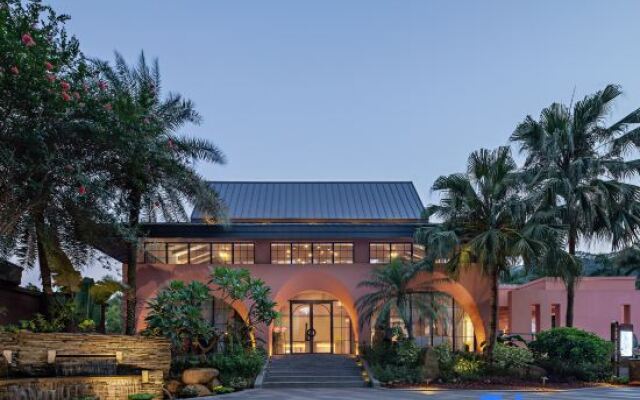 Qingyuan GLX River Hotspring Hotel