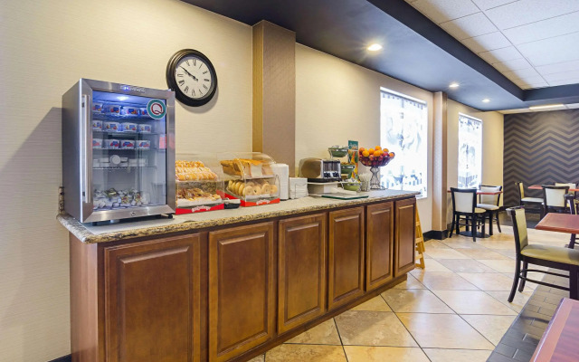 Holiday Inn Hotel and Suites Richmond West End by IHG