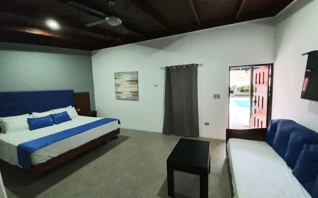 Hotel Blue Marlin - Nightclub & Sports Bar on Site