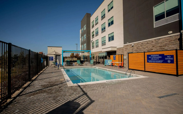 Tru by Hilton The Colony Dallas
