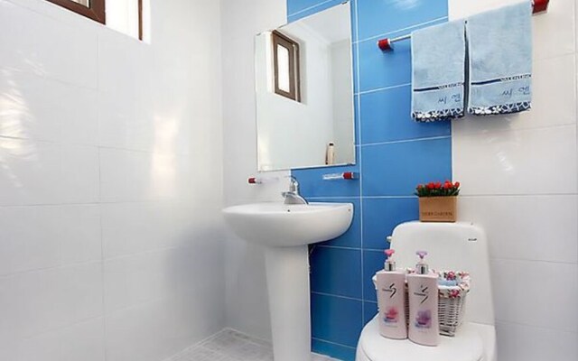 Namhae Sea and Blue Pension (four seasons hot water pool)