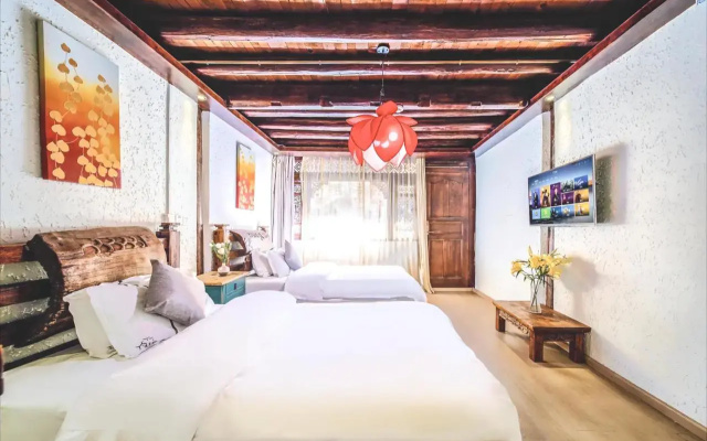 Langyue Hanfu Travel Theme Inn (Lijiang Ancient City Branch)