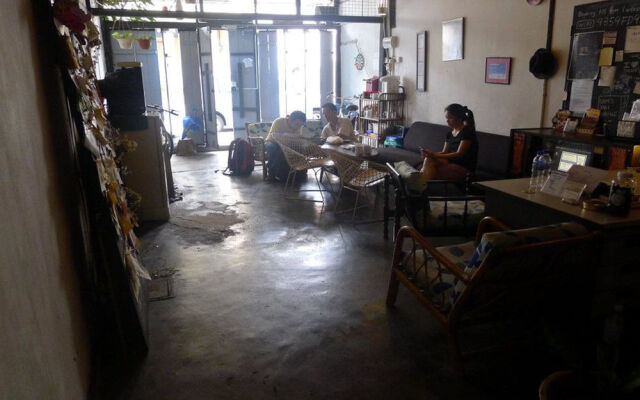 Jalan Jalan Emas Guest House