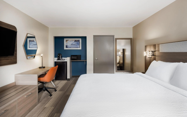 Holiday Inn Express Simi Valley by IHG