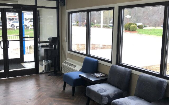 Super 8 by Wyndham Asheville/Biltmore