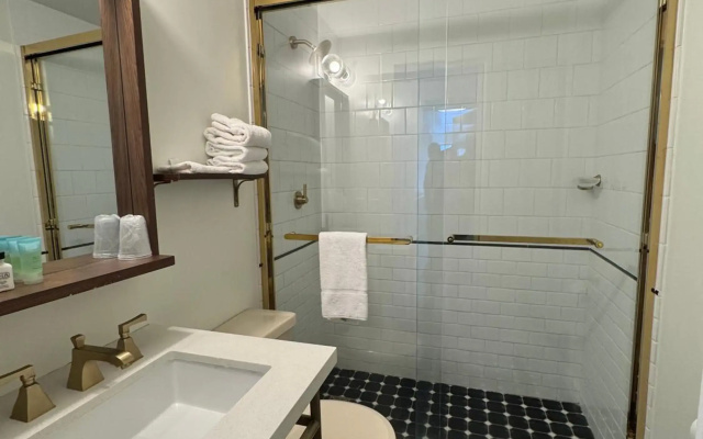 Maple Leaf Inn - Lake Placid