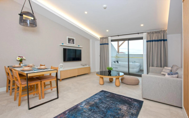 A Suite Side