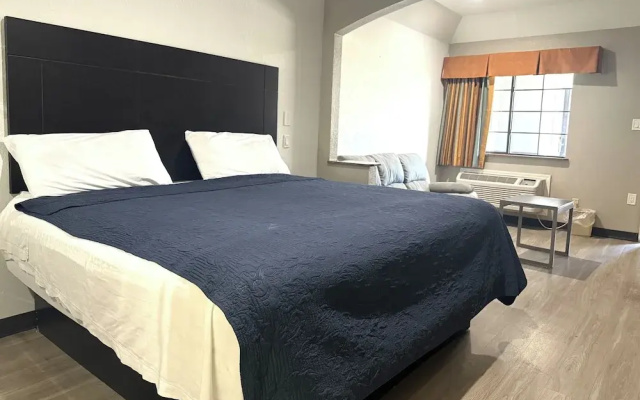 Hotel O Regency Suites Houston - IAH Beltway 8