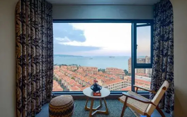 Shanhai Bieyuan · 180-Degree Scenic Apartment