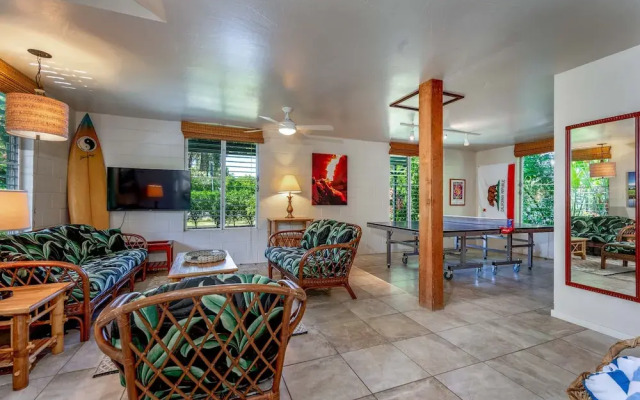 Hale Naninoa 5 Bedroom Home by RedAwning